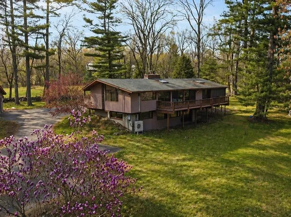 262 South St, Carlisle, MA 01741