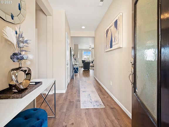 4th image of 16505 NE 93rd Way