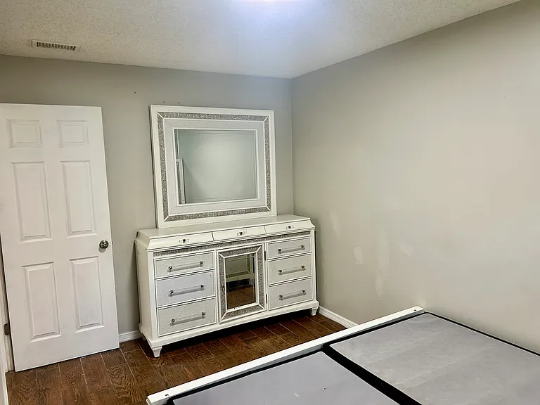 4418 Porpoise Dr — Photo 8