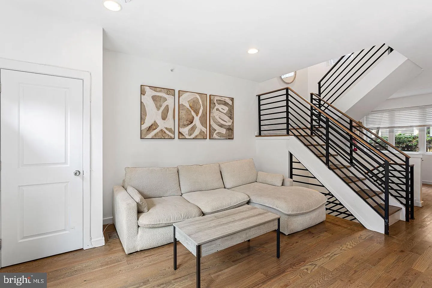3 bed, 2.5 bath, 1788 sqft, $3,250 — Photo 3
