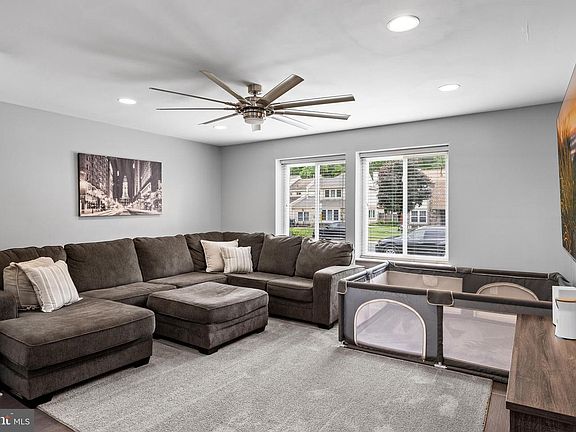 4th image of 14 Peregrine Dr