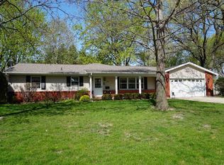 105 Hilltop Dr, Charles City, IA 50616