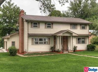 12112 Leavenworth Rd, Omaha, NE 68154