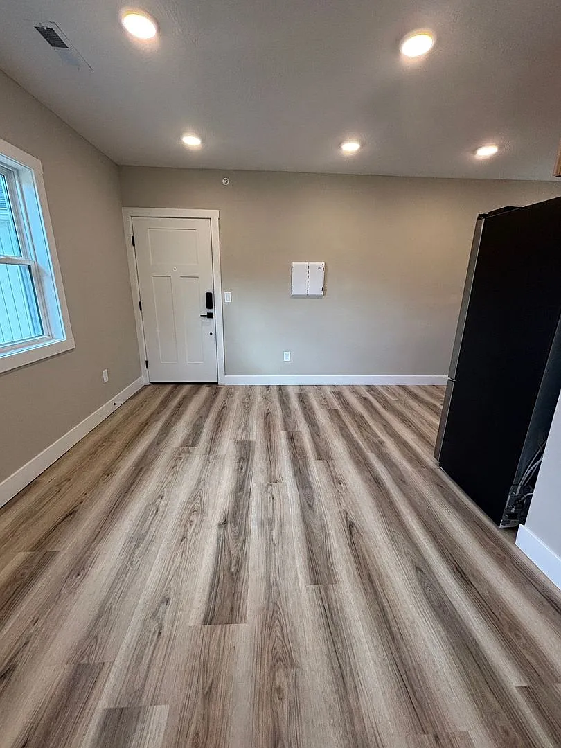 Sycamore Apartments — Photo 3