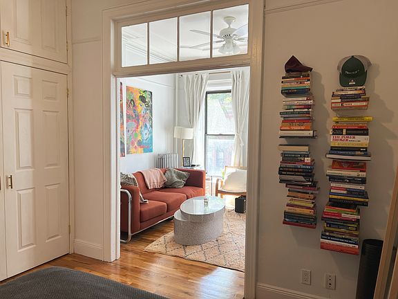 5th image of 547 Henry St #3
