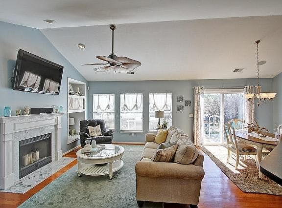 Living Room 4