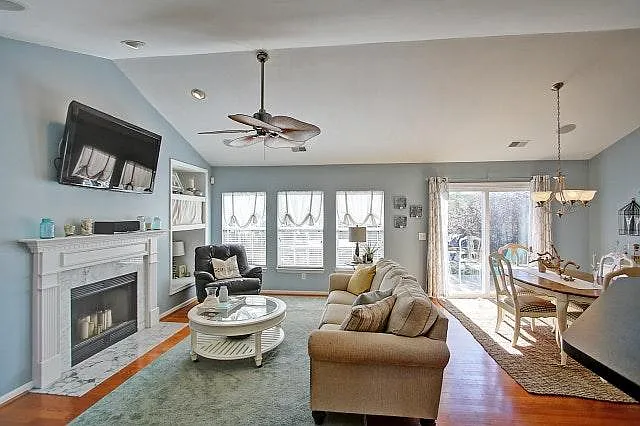 Living Room 4
