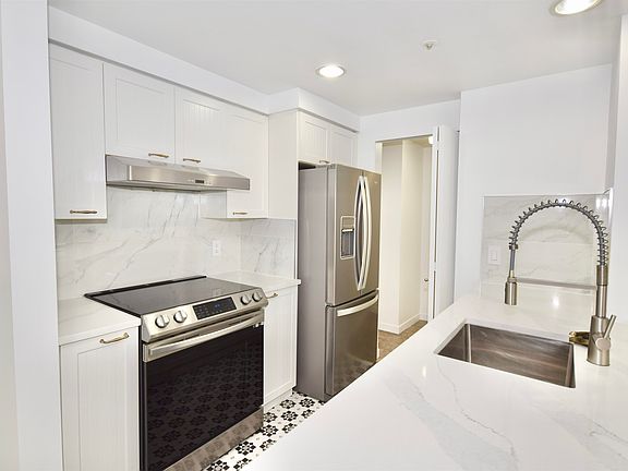 2nd image of 1009 Expo Blvd #1609