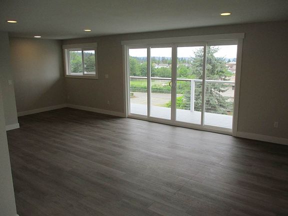3rd image of 5401 N Court St #A