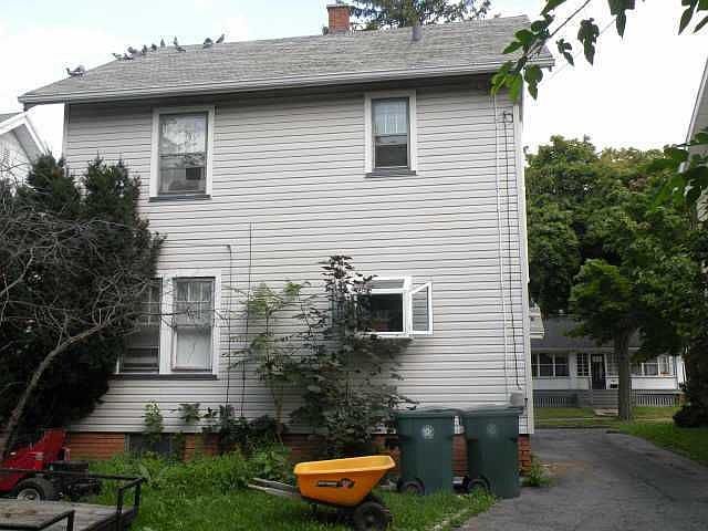 2nd image of 163 Bedford St