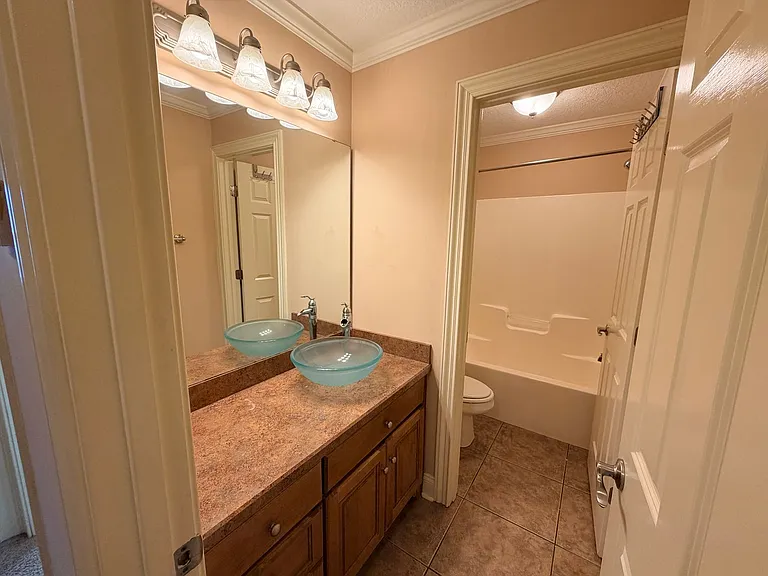 4901 Liberty Cir — Photo 21
