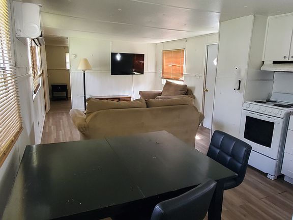 5th image of 40 Cattail Ln