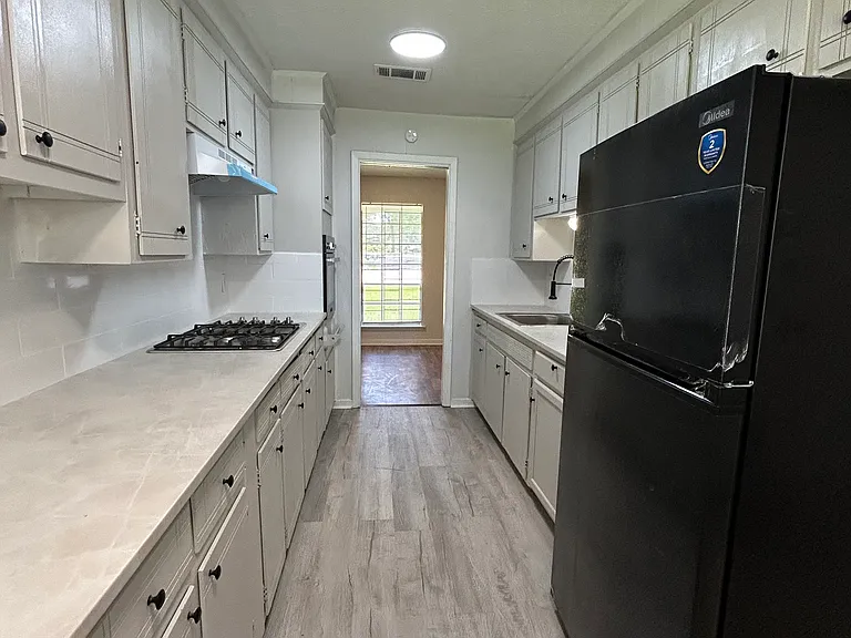1876 Teakwood Dr — Photo 8