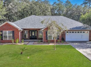 34 Colonial Dr, Midway, GA 31320