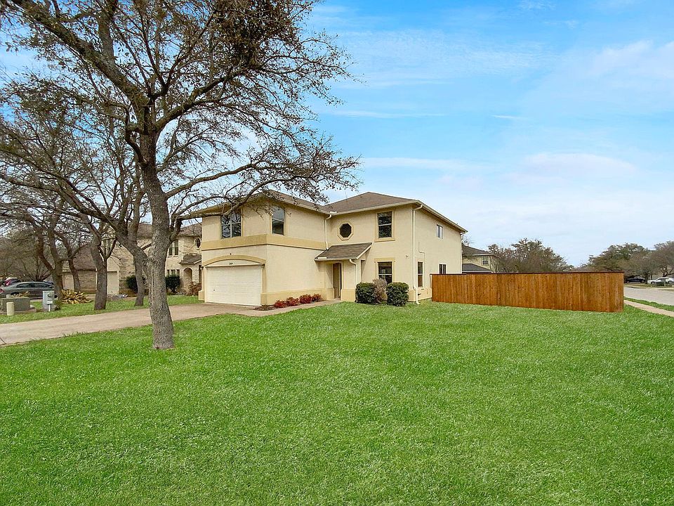 Yard in the front (Corner house)