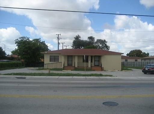 2nd image of 4980 Palm Ave