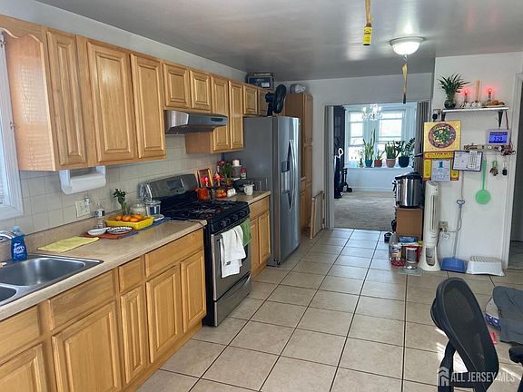 5th image of 739 Ridgedale Ave