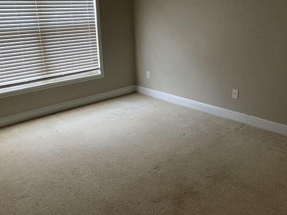 5th image of 1232 Shamrock St