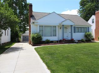 16477 Glenridge Ave, Middleburg Heights, OH