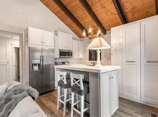 845 E Victoria Ct, Lake Arrowhead, CA 92352