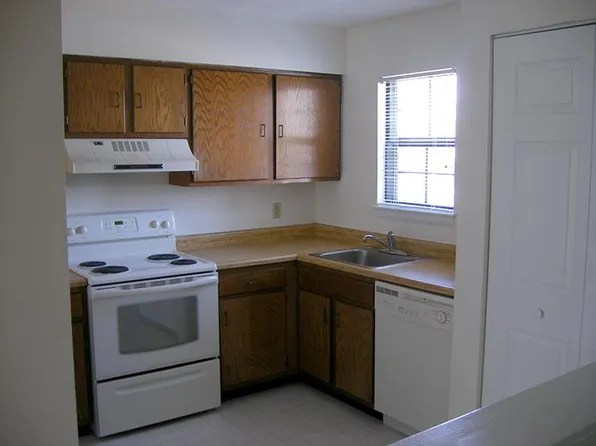 118 Edward St APT 1, Hanover, PA 17331