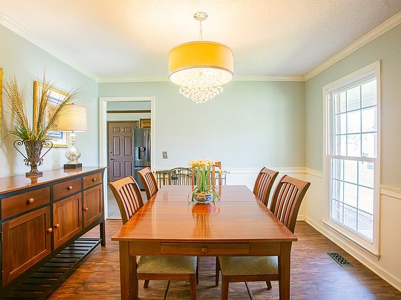 5th image of 3002 Regency Park Dr