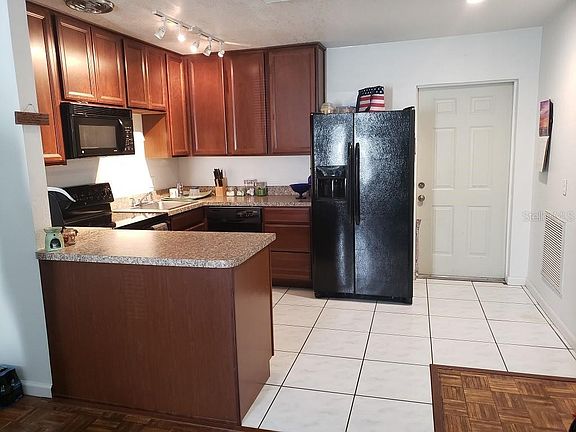 3rd image of 2306 Bonneville Dr
