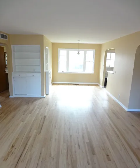 1009 W Mulberry St — Photo 1