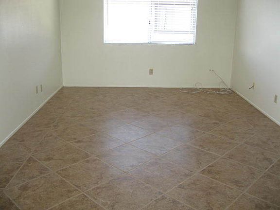 4th image of 724 Summerwood Ln APT 3