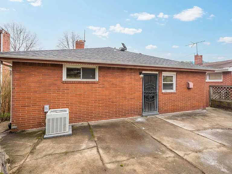 1411 Fairmont St — Photo 20