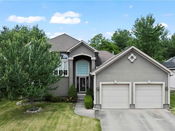 2103 NE Merchison Ct, Blue Springs, MO 64014