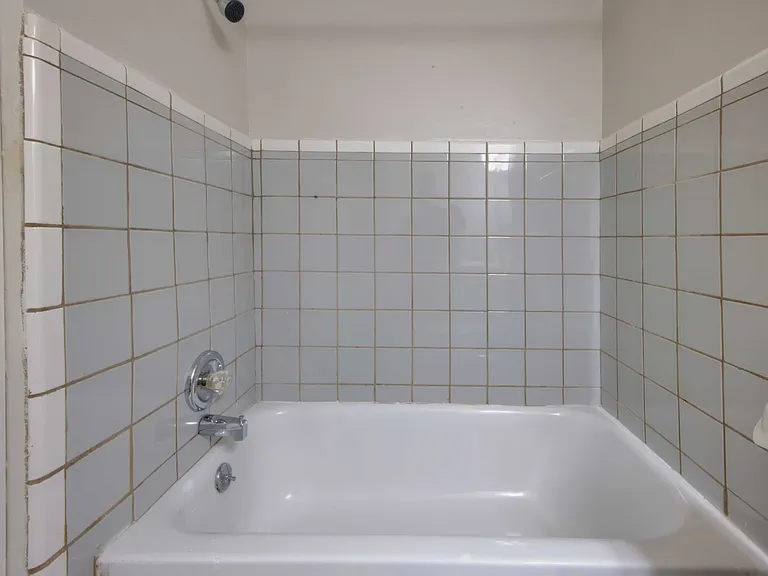3508-10 Russell Ave — Photo 16