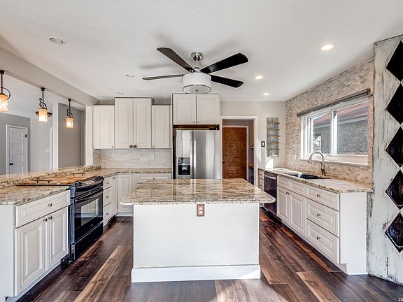 3rd image of 3609 Whitefield Sq