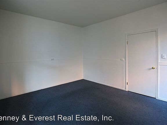 3rd image of 743 Greenwich St