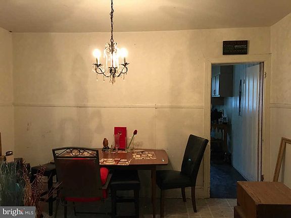 3rd image of 1822 Park St