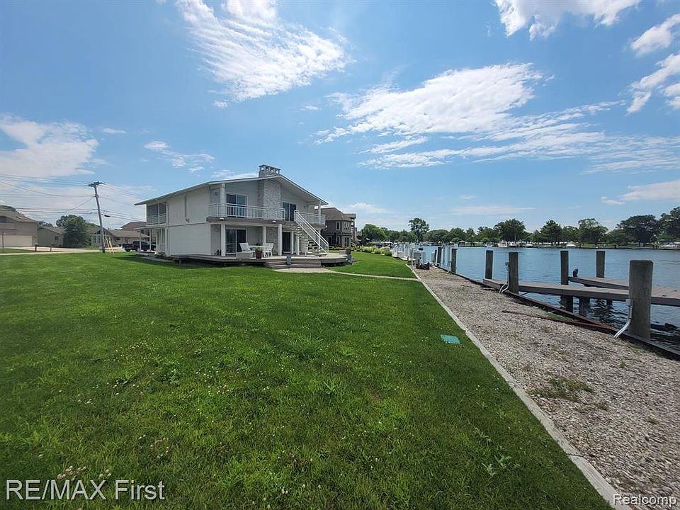 1st image of 38025 Huron Pointe Dr
