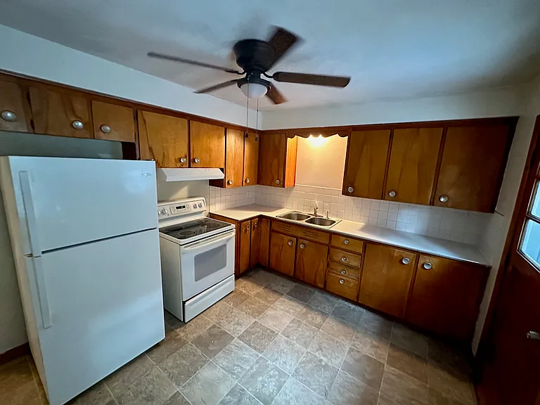 270 Cluster Ave #2 — Photo 11
