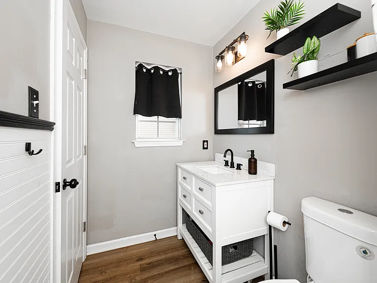 Main bathroom