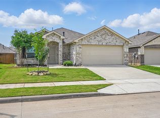 833 Amberwood Ct, Haslet, TX 76052