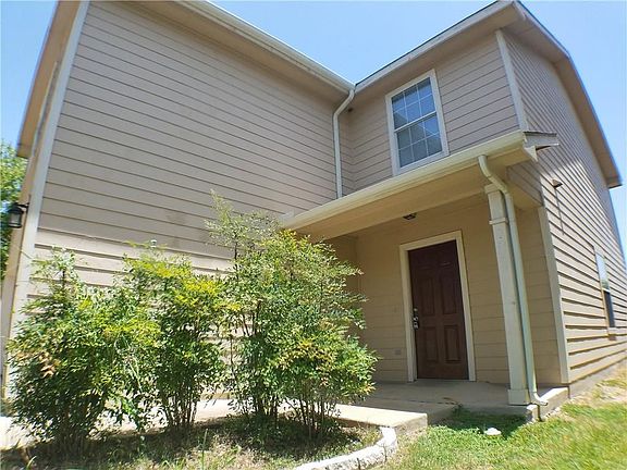 2nd image of 3601 Sand Dunes Ave