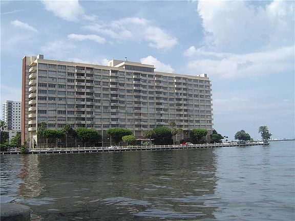 2nd image of 2121 N Bayshore Dr APT 812