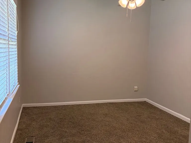 933 Garrett Dr — Photo 24
