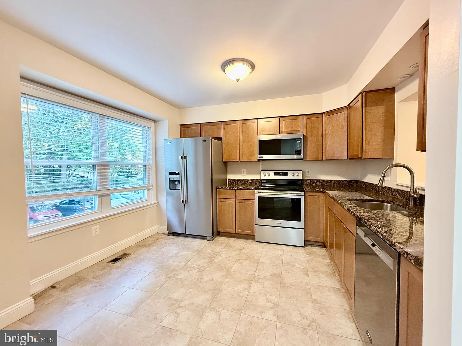 4 bed, 4.0 bath, 1624 sqft, $2,800 — Photo 3