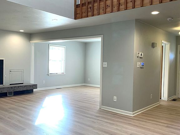 4th image of 1416 Waterside Dr S