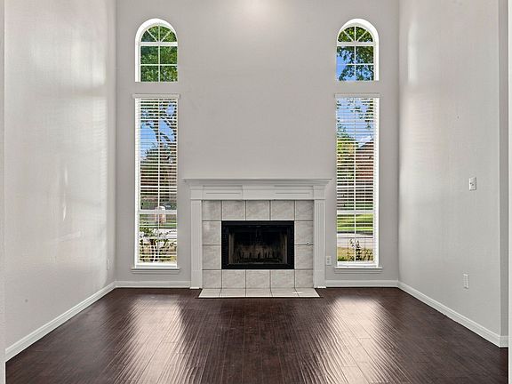 3rd image of 3117 Irvine Dr