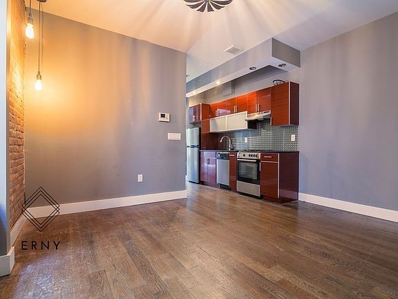 2nd image of 119 Linden St #13