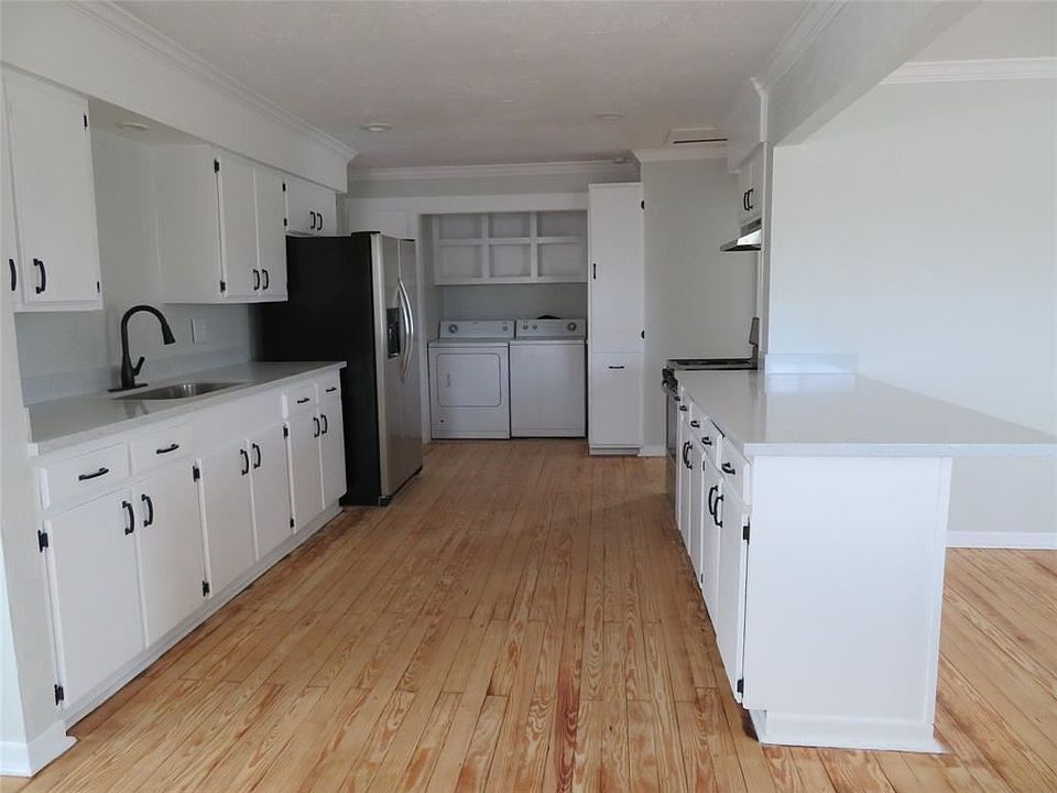 1st image of 5611 Lawson St