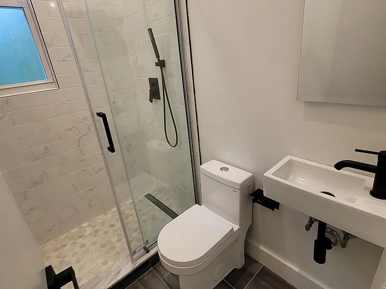 682 Whitney Ave #1 — Photo 7