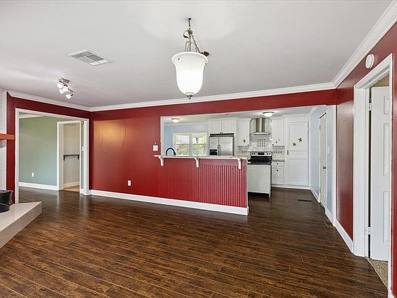 5th image of 1605 NW 34th St