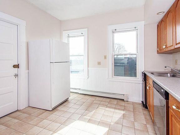 4th image of 12 Houghton St #3